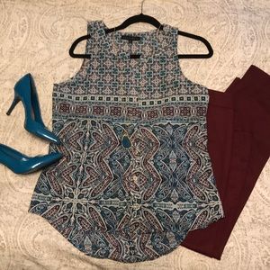 Sanctuary sleeveless, patterned blouse